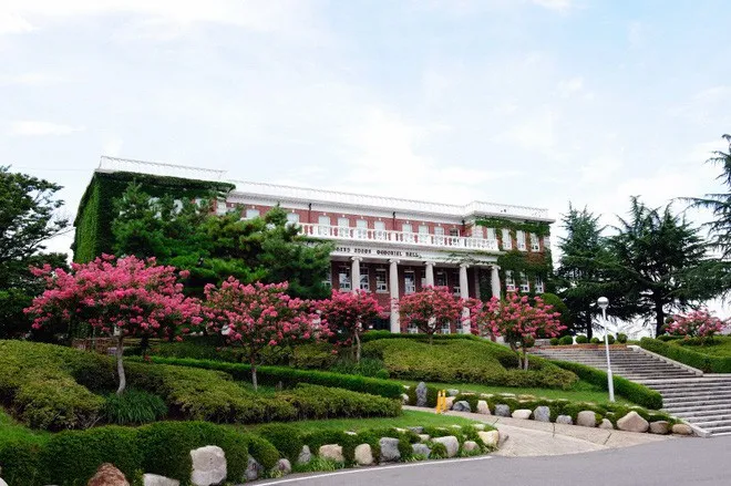 Chiêm ngưỡng ngôi trường xuất hiện trong hơn 100 bộ phim Hàn Quốc - Ảnh 9. Chiêm ngưỡng ngôi trường xuất hiện trong hơn 100 bộ phim Hàn Quốc - Ảnh 9.