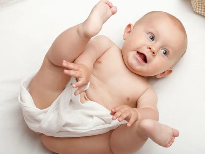 10 dấu hiệu cho thấy mẹ đã cho bé sơ sinh ăn nhiều hơn cần thiết - Ảnh 7.