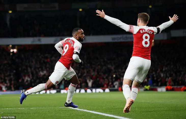 Arsenal hòa Liverpool đầy kịch tính trên sân nhà - Ảnh 4. Arsenal hòa Liverpool đầy kịch tính trên sân nhà - Ảnh 4.