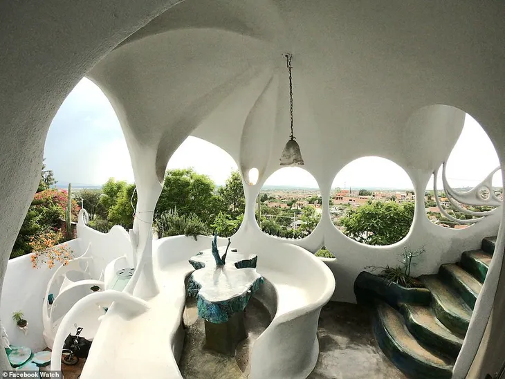 Những ngôi nhà có thiết kế quái dị nhất thế giới - Ảnh 2. Những ngôi nhà có thiết kế quái dị nhất thế giới - Ảnh 2.