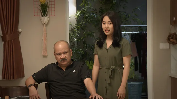 Mẹ ơi, bố đâu rồi? - Tập 2: Hot girl Ly (Quỳnh Kool) tiêu tiền như nước, thản nhiên nghĩ không phải kiếm tiền - Ảnh 3. Mẹ ơi, bố đâu rồi? - Tập 2: Hot girl Ly (Quỳnh Kool) tiêu tiền như nước, thản nhiên nghĩ không phải kiếm tiền - Ảnh 3.