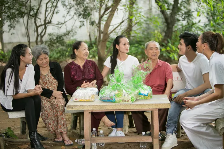 The Face Vietnam 2018: Gà chiến mạnh nhất của Minh Hằng bị loại - Ảnh 2. The Face Vietnam 2018: Gà chiến mạnh nhất của Minh Hằng bị loại - Ảnh 2.