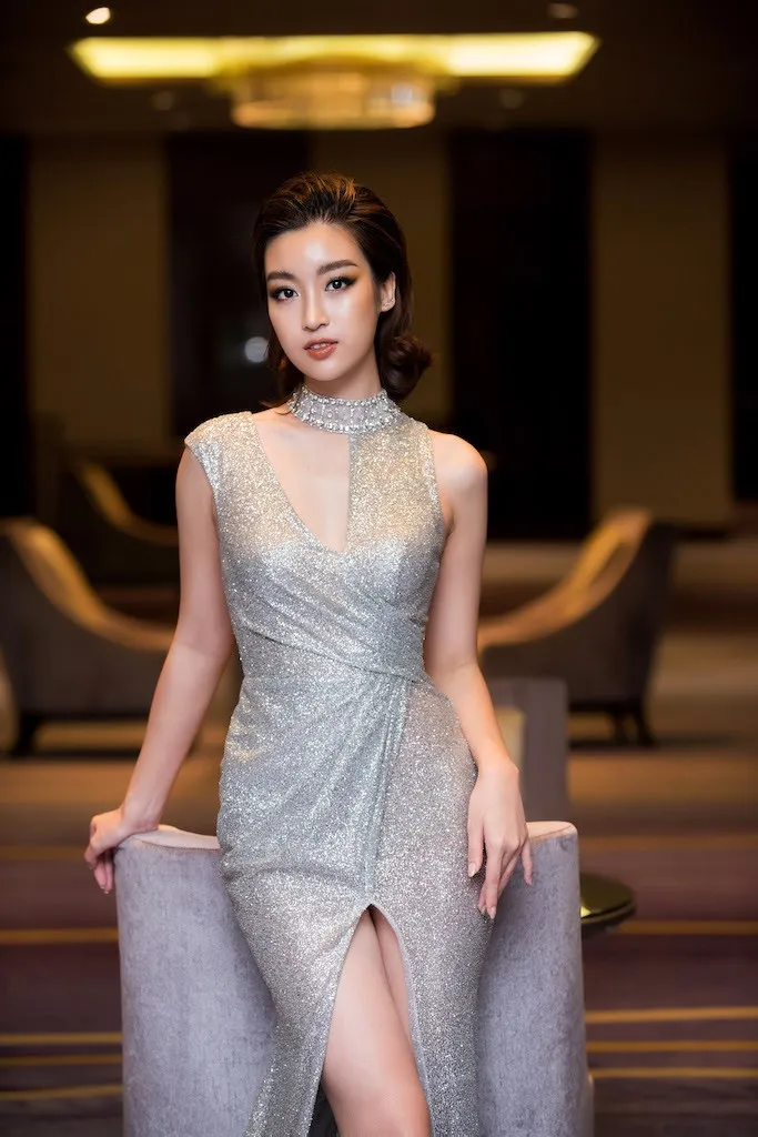 Không còn đóng đinh với vẻ dịu dàng, Mỹ Linh biến hóa đầy sắc sảo, kiêu sa - Ảnh 9. Không còn đóng đinh với vẻ dịu dàng, Mỹ Linh biến hóa đầy sắc sảo, kiêu sa - Ảnh 9.