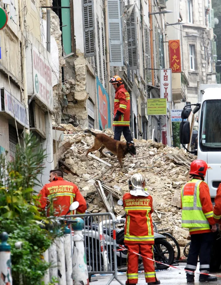 Sập 2 tòa nhà tại Marseille, Pháp, 8 người có thể đã thiệt mạng - Ảnh 4. Sập 2 tòa nhà tại Marseille, Pháp, 8 người có thể đã thiệt mạng - Ảnh 4.
