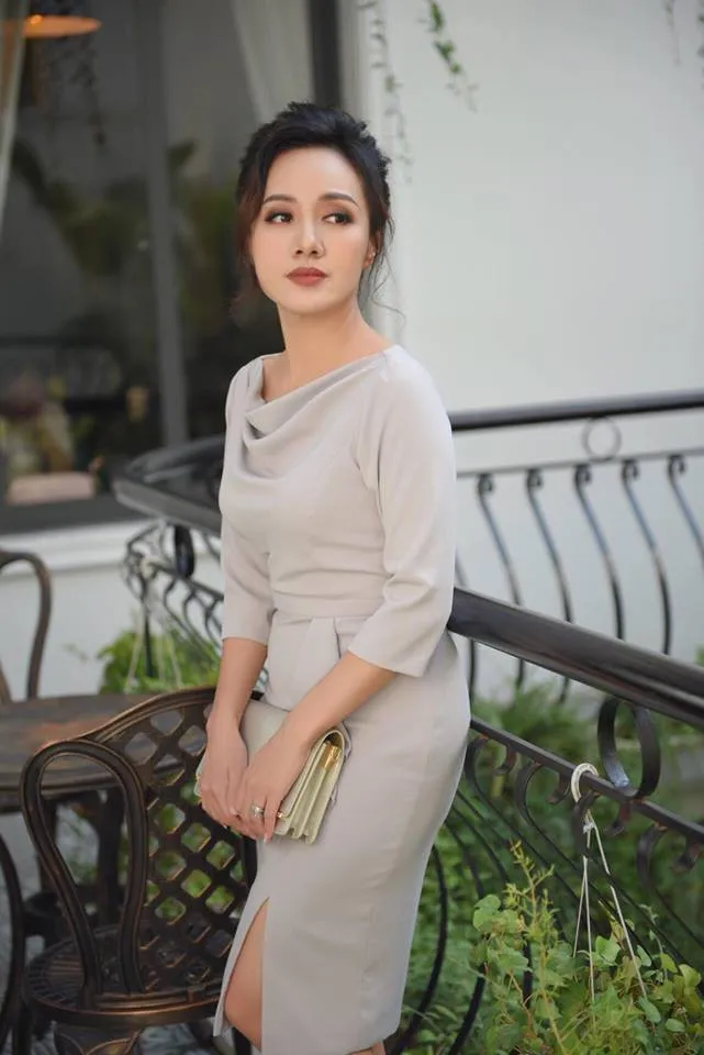 Tuyệt chiêu mặc đồ công sở đẹp như BTV Hoài Anh - Ảnh 4. Tuyệt chiêu mặc đồ công sở đẹp như BTV Hoài Anh - Ảnh 4.