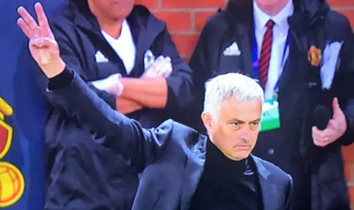 Mourinho lý giải hành động ăn mừng đầy khiêu khích với CĐV Juventus - Ảnh 2. Mourinho lý giải hành động ăn mừng đầy khiêu khích với CĐV Juventus - Ảnh 2.