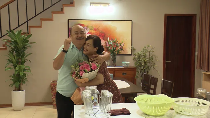 Mẹ ơi, bố đâu rồi? - Tập 3: Sợ tuổi già ập đến, bà Vân (NSND Lê Khanh) quyết cưa sừng làm nghé - Ảnh 14. Mẹ ơi, bố đâu rồi? - Tập 3: Sợ tuổi già ập đến, bà Vân (NSND Lê Khanh) quyết cưa sừng làm nghé - Ảnh 14.