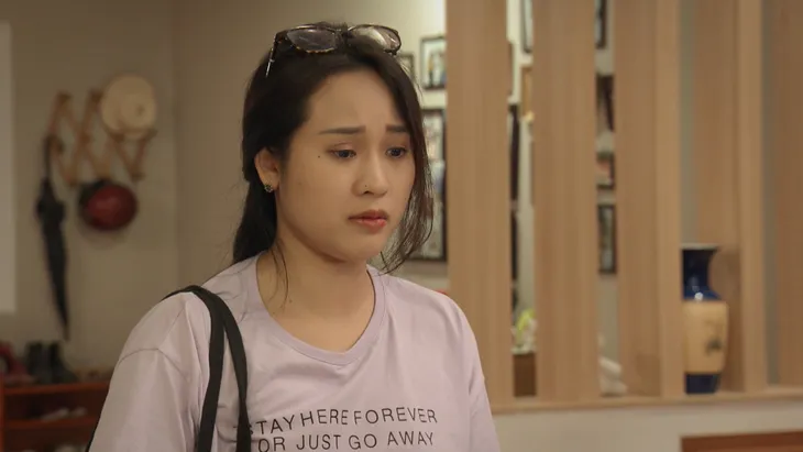 Mẹ ơi, bố đâu rồi? - Tập 4: Ăn mặc thiếu vải, Ly (Quỳnh Kool) bị bố mẹ cấm túc ở nhà - Ảnh 20. Mẹ ơi, bố đâu rồi? - Tập 4: Ăn mặc thiếu vải, Ly (Quỳnh Kool) bị bố mẹ cấm túc ở nhà - Ảnh 20.