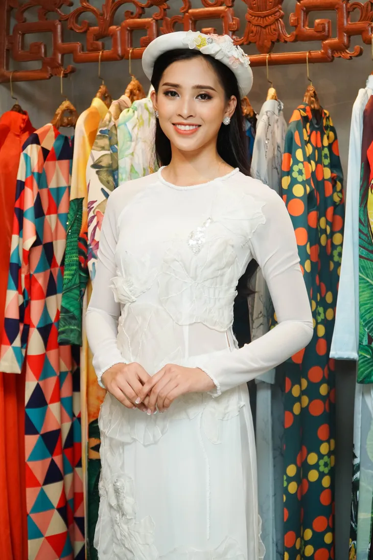 Hoa hậu Tiểu Vy khoe trang phục tham dự Miss World - Ảnh 12. Hoa hậu Tiểu Vy khoe trang phục tham dự Miss World - Ảnh 12.