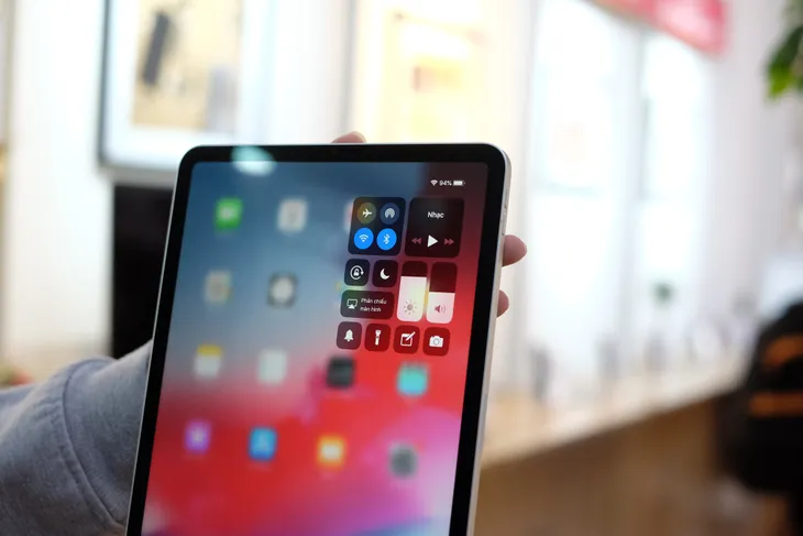 Trên tay siêu phẩm iPad Pro mới của Apple - Ảnh 6. Trên tay siêu phẩm iPad Pro mới của Apple - Ảnh 6.