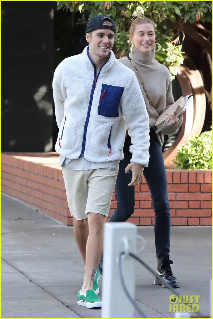 Dễ thương chưa, Justin Bieber khiêu vũ với vợ trên đường phố - Ảnh 3. Dễ thương chưa, Justin Bieber khiêu vũ với vợ trên đường phố - Ảnh 3.