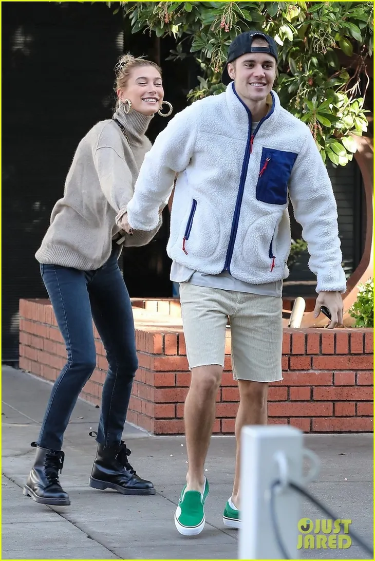 Dễ thương chưa, Justin Bieber khiêu vũ với vợ trên đường phố - Ảnh 4. Dễ thương chưa, Justin Bieber khiêu vũ với vợ trên đường phố - Ảnh 4.
