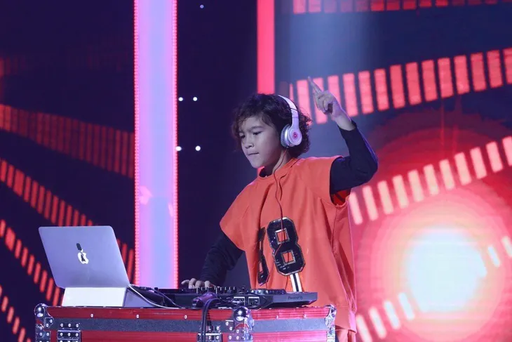 “Hotboy DJ 8 tuổi” khuấy động sân khấu Biệt tài tí hon - Ảnh 1. “Hotboy DJ 8 tuổi” khuấy động sân khấu Biệt tài tí hon - Ảnh 1.