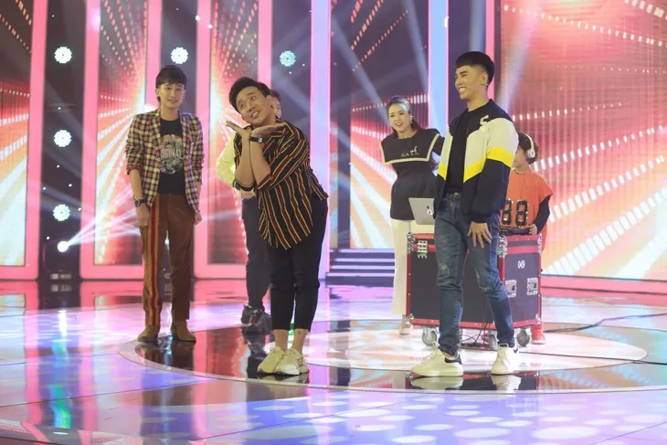 “Hotboy DJ 8 tuổi” khuấy động sân khấu Biệt tài tí hon - Ảnh 2. “Hotboy DJ 8 tuổi” khuấy động sân khấu Biệt tài tí hon - Ảnh 2.