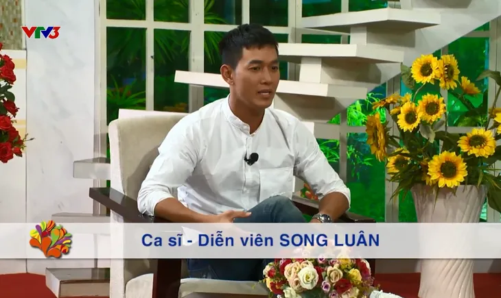 Song Luân: Không muốn là “bình hoa di động” - Ảnh 1. Song Luân: Không muốn là “bình hoa di động” - Ảnh 1.
