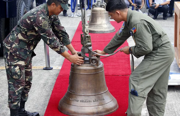 Mỹ chính thức trả chuông quý cho Philippines sau hơn 1 thế kỷ - Ảnh 3. Mỹ chính thức trả chuông quý cho Philippines sau hơn 1 thế kỷ - Ảnh 3.