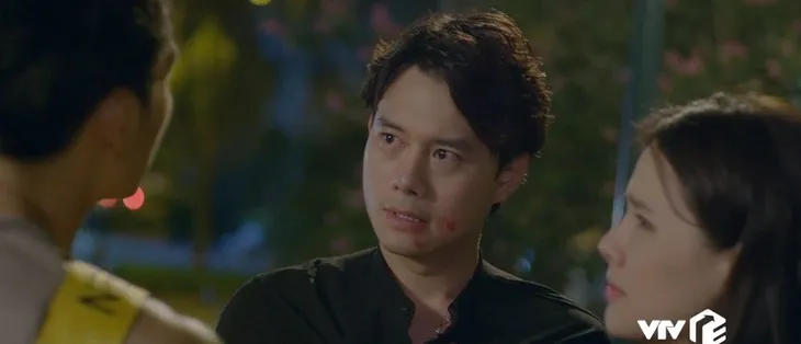 Yêu thì ghét thôi - Tập 29: Mượn bờ vai của Kim, sếp Nhật Anh bị Du đấm thẳng mặt - Ảnh 4. Yêu thì ghét thôi - Tập 29: Mượn bờ vai của Kim, sếp Nhật Anh bị Du đấm thẳng mặt - Ảnh 4.