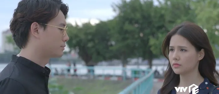 Yêu thì ghét thôi - Tập 29: Mượn bờ vai của Kim, sếp Nhật Anh bị Du đấm thẳng mặt - Ảnh 2. Yêu thì ghét thôi - Tập 29: Mượn bờ vai của Kim, sếp Nhật Anh bị Du đấm thẳng mặt - Ảnh 2.