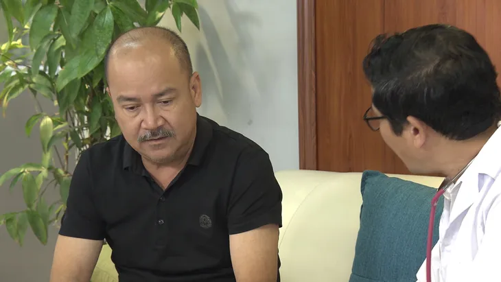 Mẹ ơi, bố đâu rồi? - Tập 23: Ông Mạnh (NS Hoàng Sơn) có nguy cơ bị đột quỵ, cả gia đình hoảng hồn - Ảnh 1. Mẹ ơi, bố đâu rồi? - Tập 23: Ông Mạnh (NS Hoàng Sơn) có nguy cơ bị đột quỵ, cả gia đình hoảng hồn - Ảnh 1.