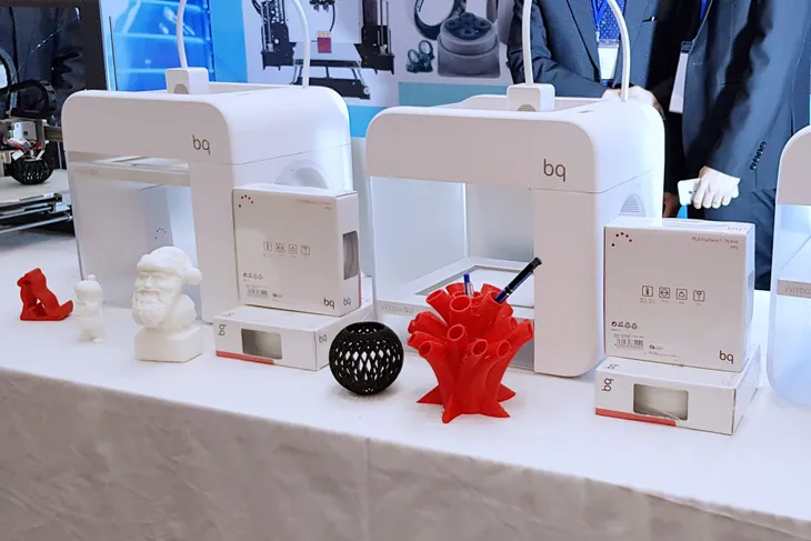 Nhiều ứng dụng công nghệ ấn tượng được giới thiệu tại Hội nghị Quốc gia về Điện tử, Truyền thông và CNTT - Ảnh 3. Nhiều ứng dụng công nghệ ấn tượng được giới thiệu tại Hội nghị Quốc gia về Điện tử, Truyền thông và CNTT - Ảnh 3.