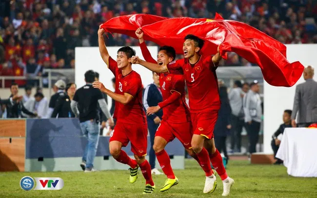 ĐT Việt Nam tiếp tục có mặt trong top 100 BXH FIFA, bỏ xa Thái Lan, Philippines - Ảnh 1. ĐT Việt Nam tiếp tục có mặt trong top 100 BXH FIFA, bỏ xa Thái Lan, Philippines - Ảnh 1.