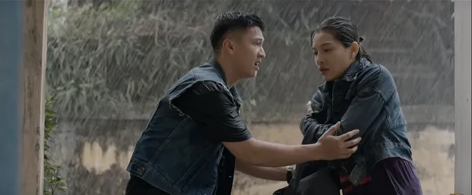 Chạy trốn thanh xuân - Tập 7: Đưa An (Lưu Đê Ly) đi viện cấp cứu, Phi (Huỳnh Anh) đổ đứ đừ cô bạn hàng xóm? - Ảnh 1. Chạy trốn thanh xuân - Tập 7: Đưa An (Lưu Đê Ly) đi viện cấp cứu, Phi (Huỳnh Anh) đổ đứ đừ cô bạn hàng xóm? - Ảnh 1.