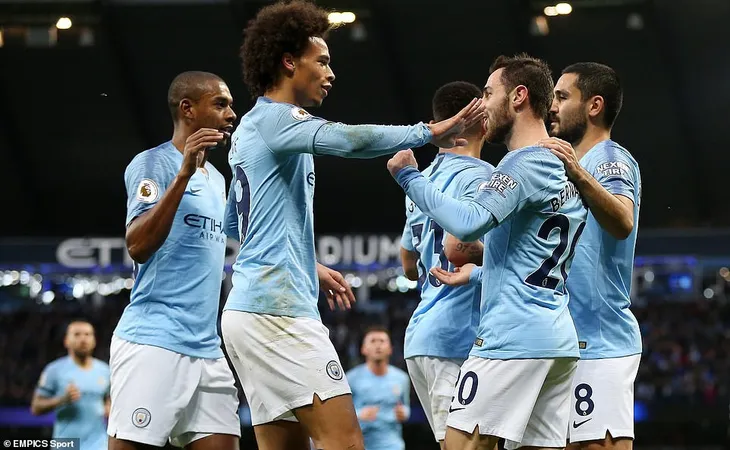 Lịch trực tiếp bóng đá Ngoại hạng Anh vòng 15: Nóng bỏng đại chiến Manchester United – Arsenal - Ảnh 1. Lịch trực tiếp bóng đá Ngoại hạng Anh vòng 15: Nóng bỏng đại chiến Manchester United – Arsenal - Ảnh 1.