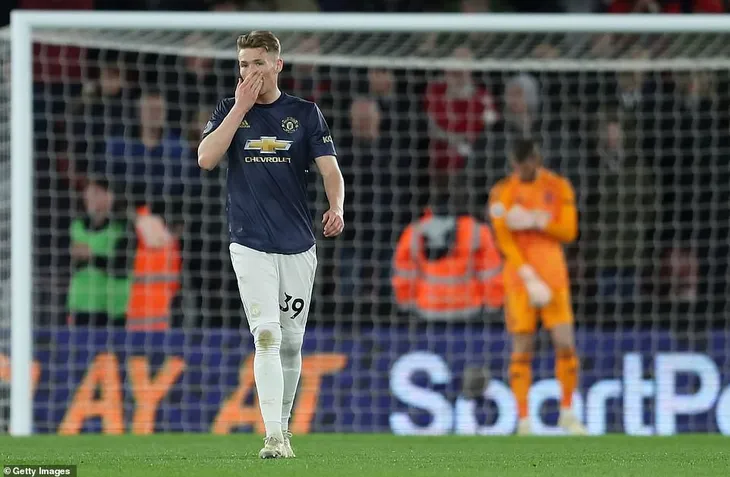 Kết quả bóng đá quốc tế sáng 2/12: Real Madrid tìm lại chiến thắng, Juvetus bay cao, Man Utd hòa bạc nhược - Ảnh 2. Kết quả bóng đá quốc tế sáng 2/12: Real Madrid tìm lại chiến thắng, Juvetus bay cao, Man Utd hòa bạc nhược - Ảnh 2.