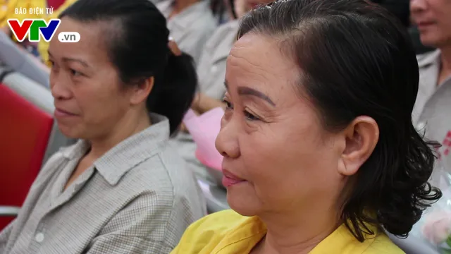 “Ru lại tình gần” - Mang âm nhạc đến với bệnh nhân ung thư - Ảnh 6. “Ru lại tình gần” - Mang âm nhạc đến với bệnh nhân ung thư - Ảnh 6.