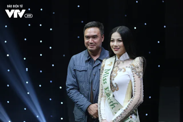 Quang Hải U23 Việt Nam, Hoa hậu Phương Khánh bị bủa vây trên trường quay Dấu ấn 2018 - Ảnh 5. Quang Hải U23 Việt Nam, Hoa hậu Phương Khánh bị bủa vây trên trường quay Dấu ấn 2018 - Ảnh 5.