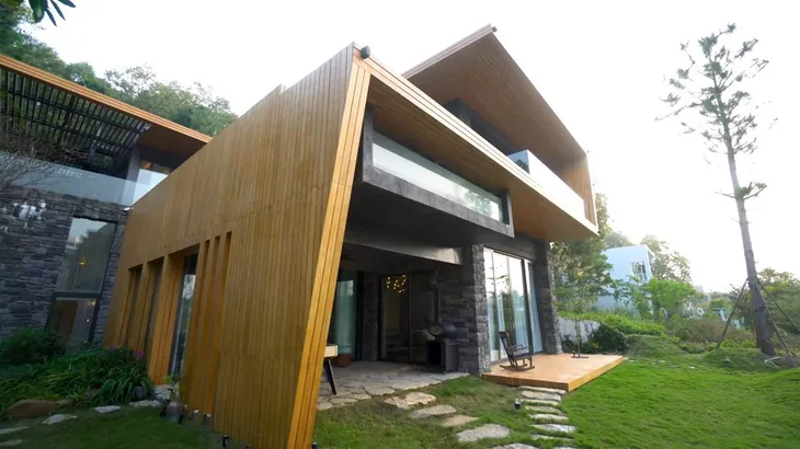 Sự cân bằng hoàn hảo: Teak House - Công trình giao thoa giữa văn hóa, con người và môi trường, khí hậu - Ảnh 1. Sự cân bằng hoàn hảo: Teak House - Công trình giao thoa giữa văn hóa, con người và môi trường, khí hậu - Ảnh 1.