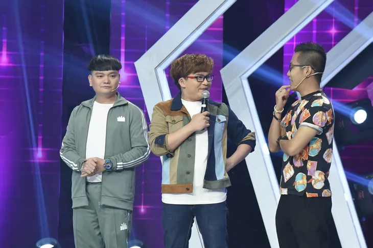 Đại Nghĩa không cho Hoàng Rapper ngồi cạnh Hương Giang vì sợ vợ ghen - Ảnh 1. Đại Nghĩa không cho Hoàng Rapper ngồi cạnh Hương Giang vì sợ vợ ghen - Ảnh 1.