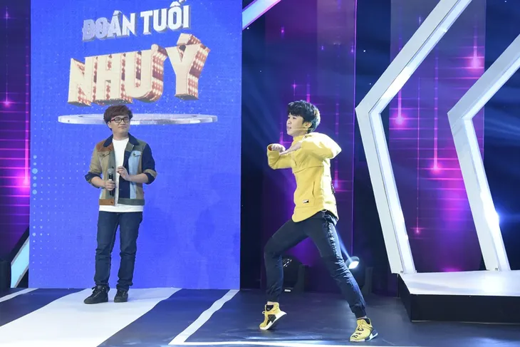 Đại Nghĩa không cho Hoàng Rapper ngồi cạnh Hương Giang vì sợ vợ ghen - Ảnh 2. Đại Nghĩa không cho Hoàng Rapper ngồi cạnh Hương Giang vì sợ vợ ghen - Ảnh 2.