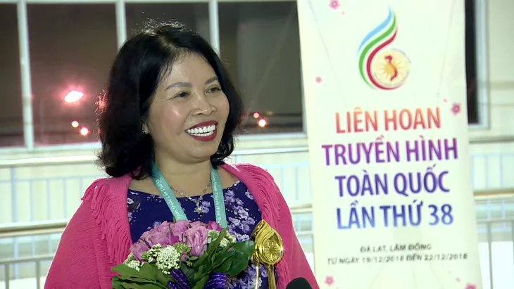 Người vẽ ước mơ giành giải Vàng LHTHTQ 38: Hạnh phúc vì phim chạm tới trái tim khán giả - Ảnh 1. Người vẽ ước mơ giành giải Vàng LHTHTQ 38: Hạnh phúc vì phim chạm tới trái tim khán giả - Ảnh 1.