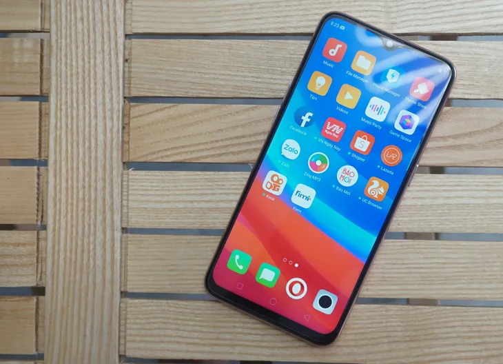 Mở hộp và trên tay nhanh Oppo F9 xanh Phỉ Thúy - Ảnh 6. Mở hộp và trên tay nhanh Oppo F9 xanh Phỉ Thúy - Ảnh 6.
