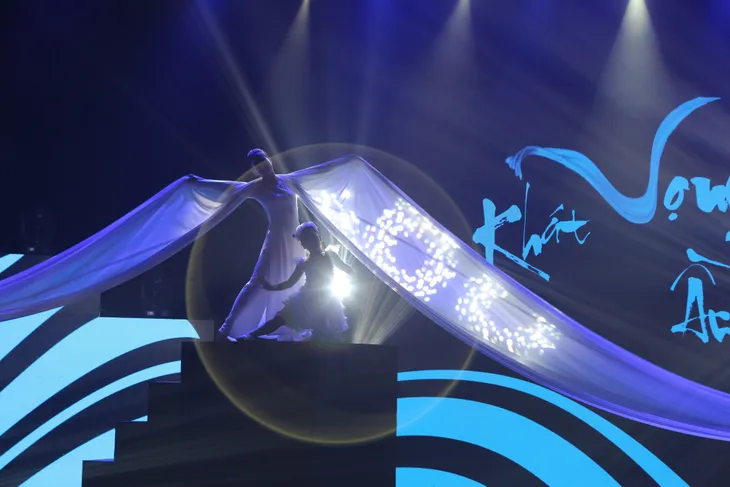 Gala Cuộc sống vẫn tươi đẹp 2018 - Khát vọng ầu ơ: Không chỉ là khát vọng của các cặp đôi hiếm muộn - Ảnh 3. Gala Cuộc sống vẫn tươi đẹp 2018 - Khát vọng ầu ơ: Không chỉ là khát vọng của các cặp đôi hiếm muộn - Ảnh 3.