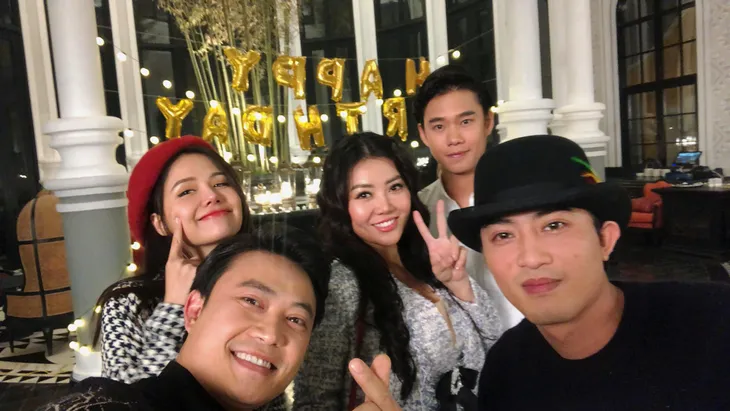Tiết lộ dàn cast của phim Tết Xin chào người lạ ơi - Ảnh 1. Tiết lộ dàn cast của phim Tết Xin chào người lạ ơi - Ảnh 1.