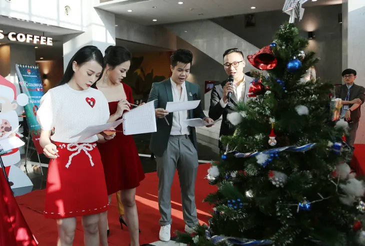 Rực rỡ sắc màu cuộc thi VTV Colourful Christmas 2018 - Ảnh 5. Rực rỡ sắc màu cuộc thi VTV Colourful Christmas 2018 - Ảnh 5.