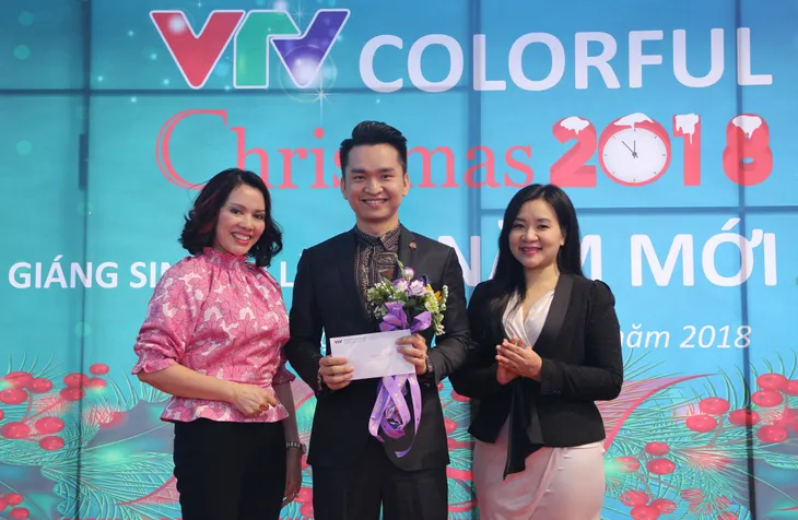 Rực rỡ sắc màu cuộc thi VTV Colourful Christmas 2018 - Ảnh 1. Rực rỡ sắc màu cuộc thi VTV Colourful Christmas 2018 - Ảnh 1.