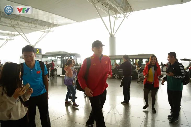 ĐT Việt Nam lên đường dự Asian Cup 2019 - Ảnh 6. ĐT Việt Nam lên đường dự Asian Cup 2019 - Ảnh 6.