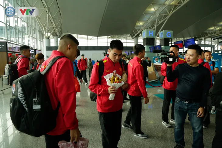 ĐT Việt Nam lên đường dự Asian Cup 2019 - Ảnh 8. ĐT Việt Nam lên đường dự Asian Cup 2019 - Ảnh 8.