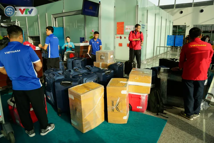 ĐT Việt Nam lên đường dự Asian Cup 2019 - Ảnh 10. ĐT Việt Nam lên đường dự Asian Cup 2019 - Ảnh 10.