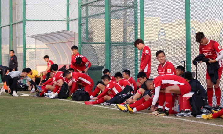 ẢNH: Buổi tập đầu tiên của ĐT Việt Nam tại Qatar chuẩn bị cho Asian Cup 2019 - Ảnh 1. ẢNH: Buổi tập đầu tiên của ĐT Việt Nam tại Qatar chuẩn bị cho Asian Cup 2019 - Ảnh 1.