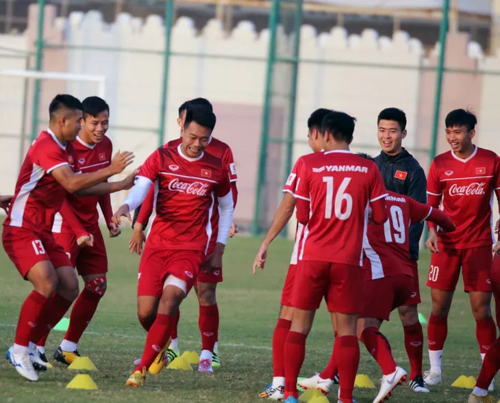 ẢNH: Buổi tập đầu tiên của ĐT Việt Nam tại Qatar chuẩn bị cho Asian Cup 2019 - Ảnh 2. ẢNH: Buổi tập đầu tiên của ĐT Việt Nam tại Qatar chuẩn bị cho Asian Cup 2019 - Ảnh 2.