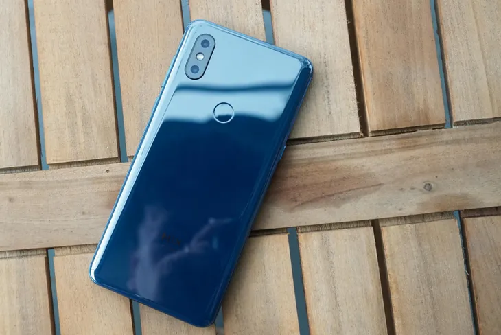 Smartphone trượt đầu tiên của Xiaomi bán tại Việt Nam với giá 12,9 triệu đồng - Ảnh 1. Smartphone trượt đầu tiên của Xiaomi bán tại Việt Nam với giá 12,9 triệu đồng - Ảnh 1.