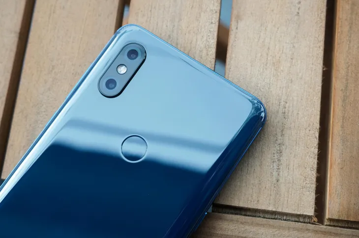 Smartphone trượt đầu tiên của Xiaomi bán tại Việt Nam với giá 12,9 triệu đồng - Ảnh 2. Smartphone trượt đầu tiên của Xiaomi bán tại Việt Nam với giá 12,9 triệu đồng - Ảnh 2.