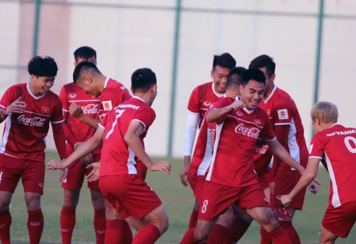 ẢNH: Buổi tập đầu tiên của ĐT Việt Nam tại Qatar chuẩn bị cho Asian Cup 2019 - Ảnh 5. ẢNH: Buổi tập đầu tiên của ĐT Việt Nam tại Qatar chuẩn bị cho Asian Cup 2019 - Ảnh 5.