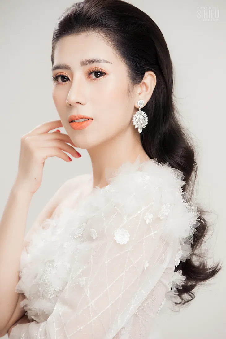 Người đẹp Dương Yến Nhung tuyên bố “lấn sân” ca hát trong năm 2019 - Ảnh 5. Người đẹp Dương Yến Nhung tuyên bố “lấn sân” ca hát trong năm 2019 - Ảnh 5.