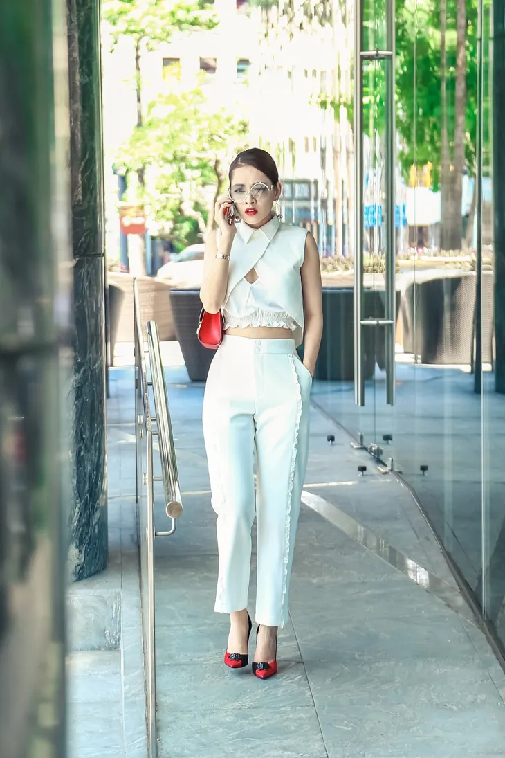 Chi Pu diện hàng loạt bộ cánh sang chảnh trong phim mới Mối tình đầu của tôi - Ảnh 3. Chi Pu diện hàng loạt bộ cánh sang chảnh trong phim mới Mối tình đầu của tôi - Ảnh 3.