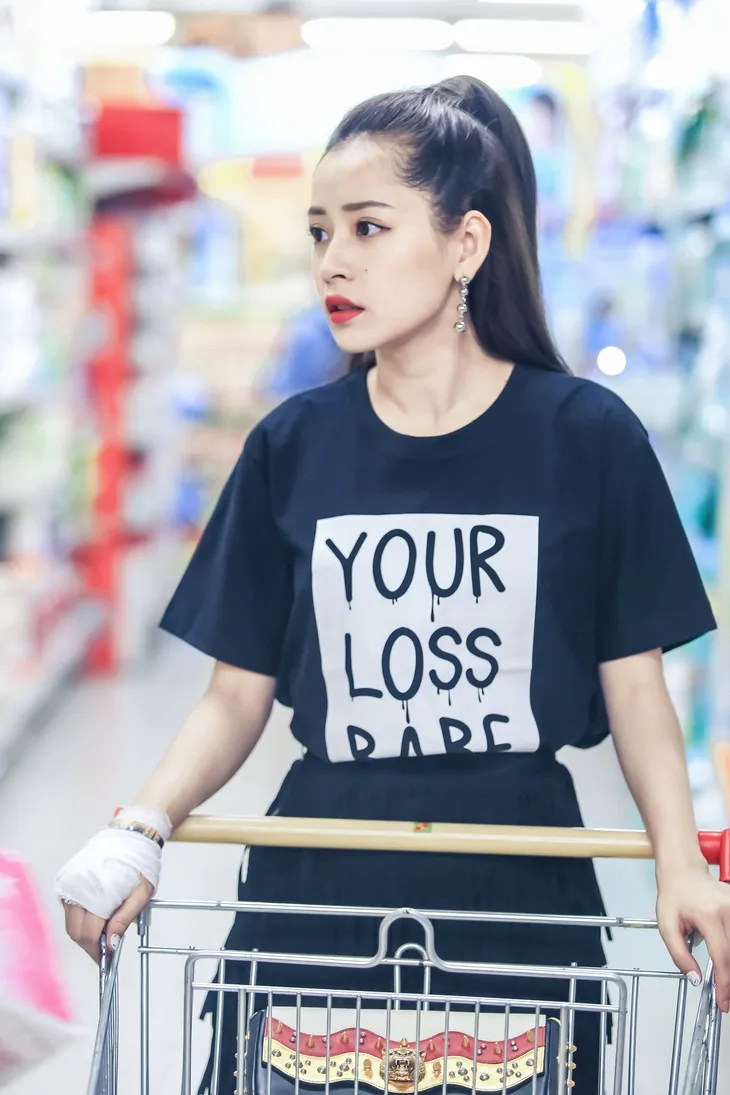 Chi Pu diện hàng loạt bộ cánh sang chảnh trong phim mới Mối tình đầu của tôi - Ảnh 5. Chi Pu diện hàng loạt bộ cánh sang chảnh trong phim mới Mối tình đầu của tôi - Ảnh 5.